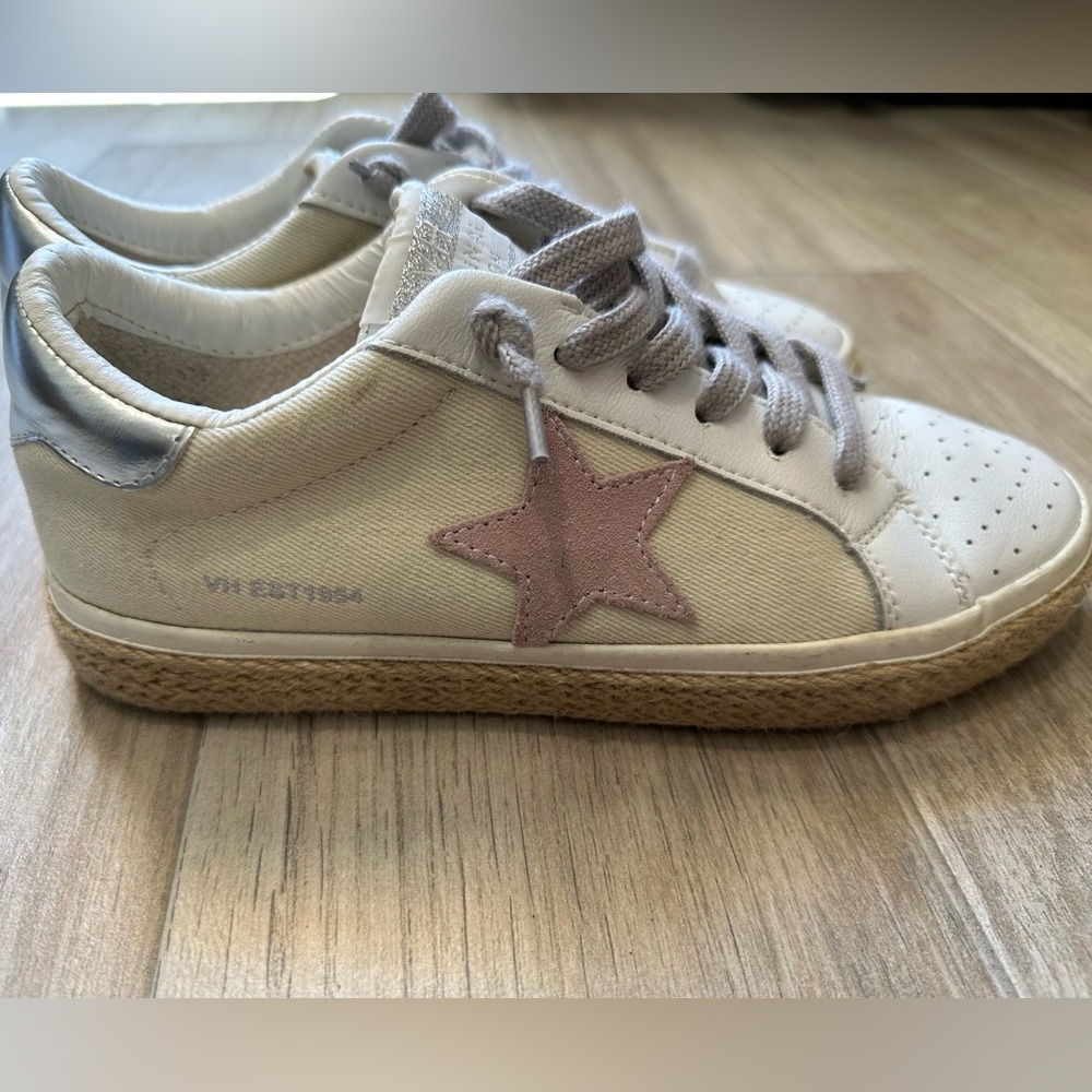 Vintage Havana Sneaker. Like New. Sz 7
